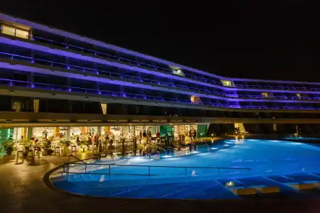 Santa Monica Suites - 17