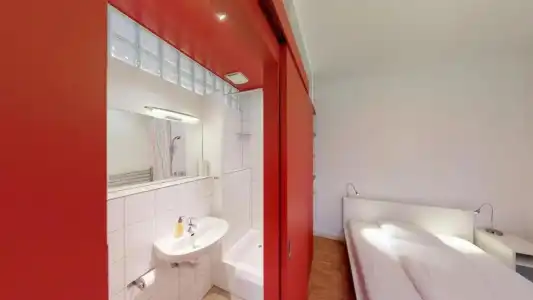 Unique Serviced Living at Airport Line - 67