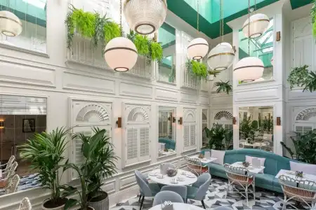 100 Queen's Gate London Kensington, Curio Collection by Hilton - 4