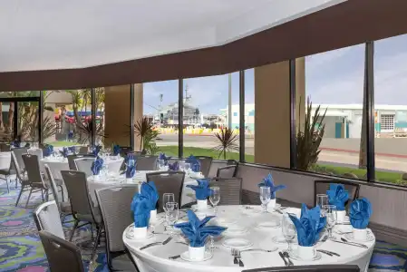 Wyndham San Diego Bayside - 16