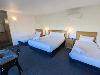 Arkana Motor Inn & Terrace Apartments - 26