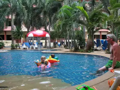 Baumanburi Patong - 14