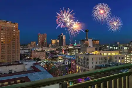 Courtyard Marriott Riverwalk - 49