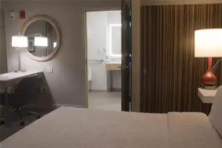 Hampton Inn & Suites Denver-Speer Boulevard - 30