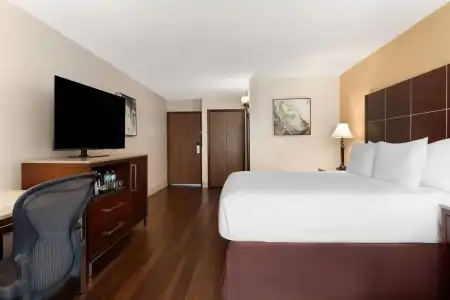 Wyndham Riverfront Little Rock - 3