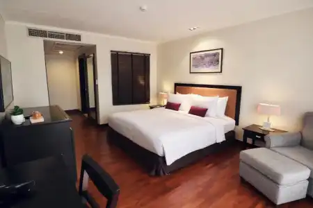 Bandara Silom Suites - 241