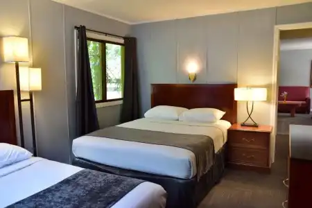 Delton Oaks Resort - 2