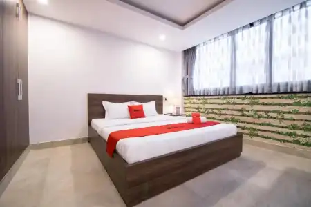 RedDoorz Premium near Hang Xanh - 23