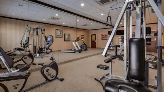 Best Western Plus Midland Suites - 24