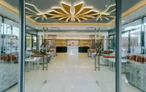Arista Ubon - 10