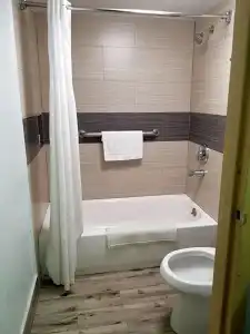 Americas Best Value Inn & Suites Extended Stay Tulsa - 18