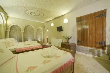 Safran Cave - 132
