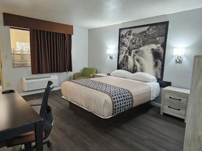 Canyon Inn Motel - 5