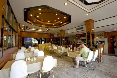 Super OYO 1096 Winner Inn - 16