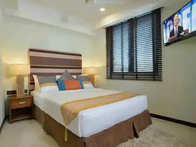 The Somerset - 6