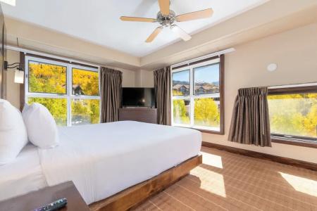 The Peaks Resort and Spa - 87