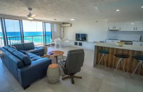 Surfers Aquarius - 137