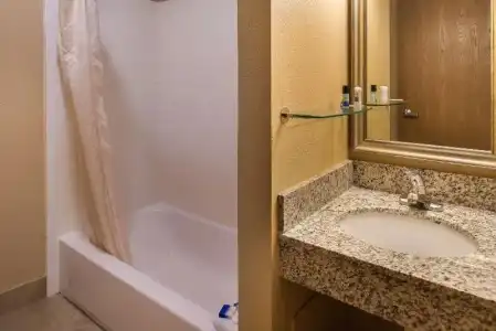 Best Western Ambassador Inn & Suites - 62