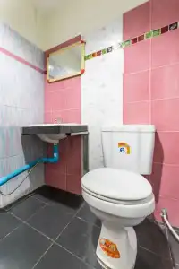 OYO 75304 Riverside Guesthouse - 45