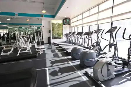 Crystal Beach Suites Miami Oceanfront - 18