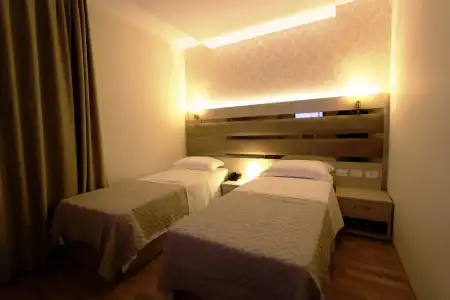 Capital Tirana Bruçi - 3