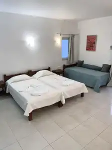 Reina Apartments - 4