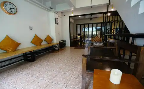 Sleep Owl Hostel - 1
