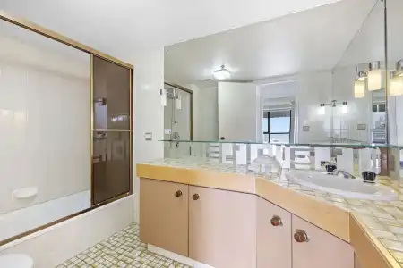 De Ville Apartments - 178