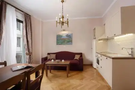 V1935 Luxurious Apartments - 9