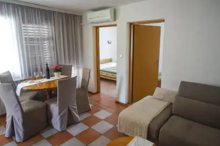 Apartments and Rooms Degra - 87