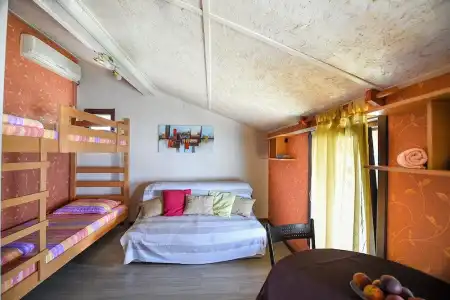 San Art Floating Hostel - 22