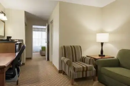 Country Inn & Suites by Radisson, Peoria North, IL - 38