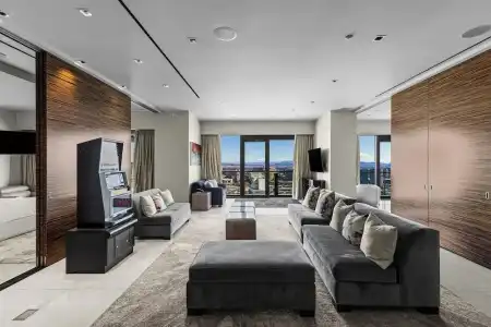 Beautiful Palms Place Suite - 347