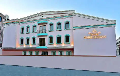 Edibe Sultan - 0
