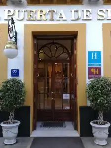 Basic Puerta de Sevilla - 1