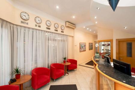 Ramada by Wyndham Prague City Centre - 1