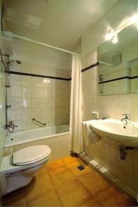 B&B Lübeck Berliner-Platz - 8