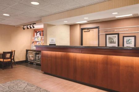 Hampton Inn des Moines-Airport - 1