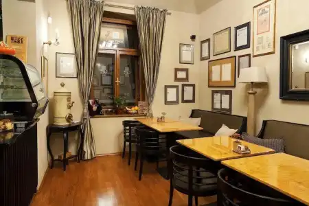 Hunger Wall Residence - 7