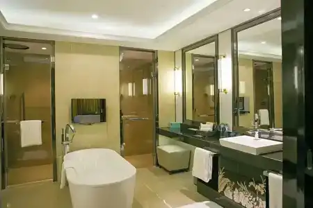 Hilton - 76