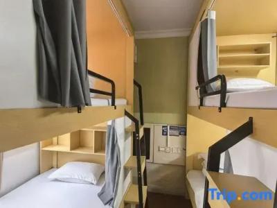 Meet Youth Hostel - 15