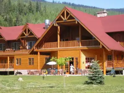 Glacier House Resort - 24