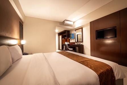 Yulia Beach Inn Kuta - 18