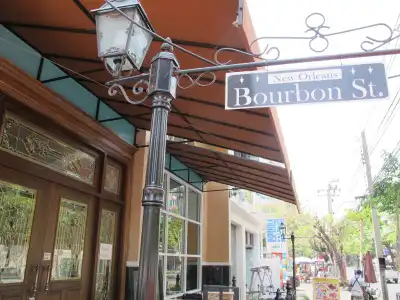 Bourbon St Boutique - 15