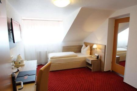 Airport Filder Post - 3