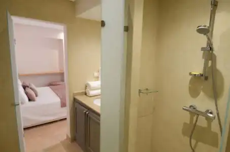 Riad Ayni - 8