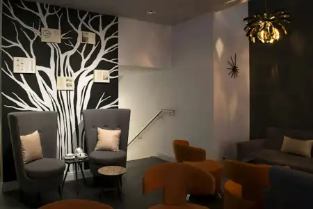 The Wesley Euston - 32