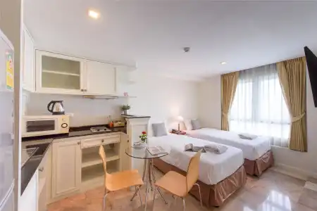 Sabai Sathorn - 10