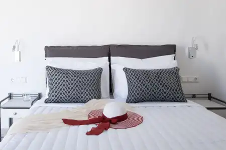 Santoterra Antigua Suites - 76
