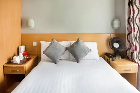 London Guest House by OYO - Acton - 44